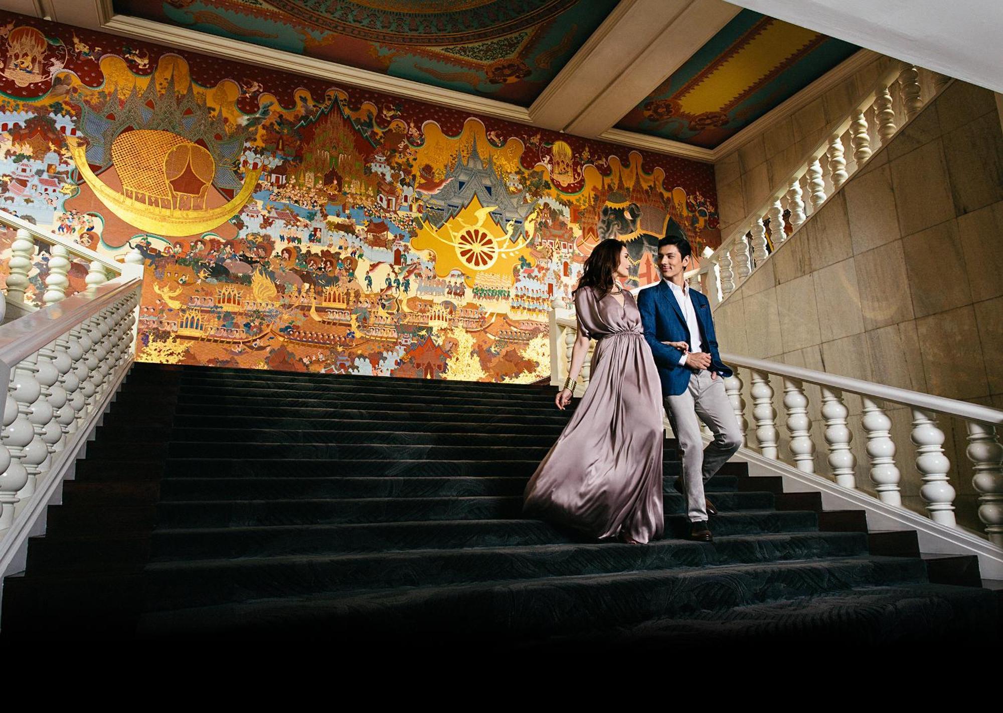 Anantara Siam Bangkok Hotel Exteriér fotografie The staircase of the National Museum of Malaysia