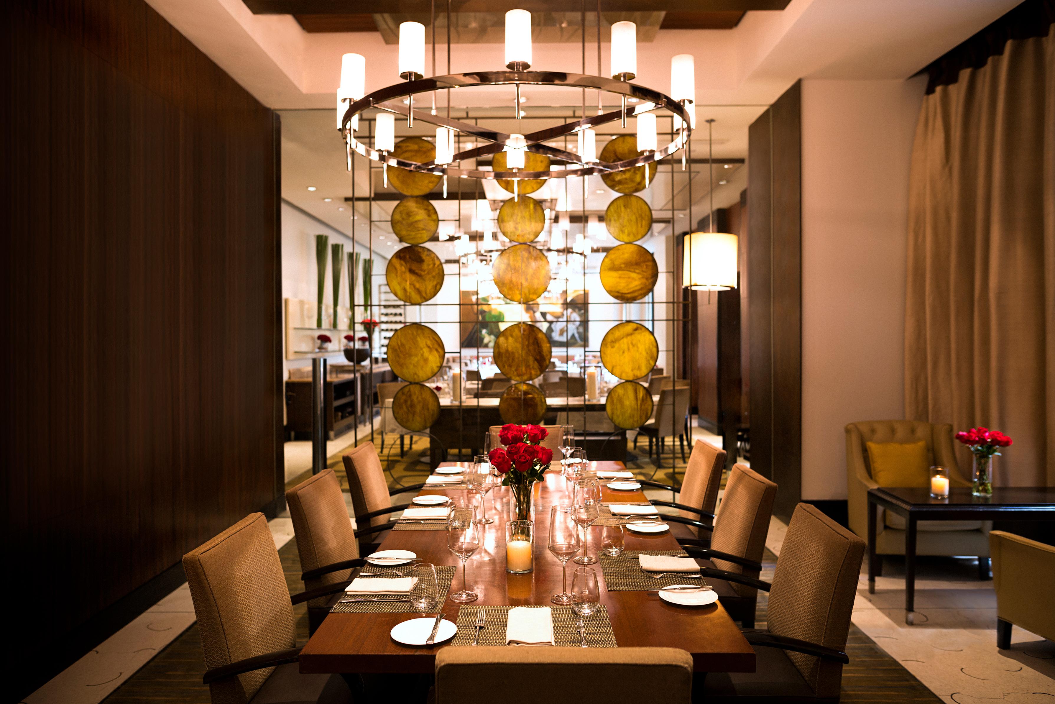 Anantara Siam Bangkok Hotel Exteriér fotografie The dining room at the Mandarin Oriental, Dubai