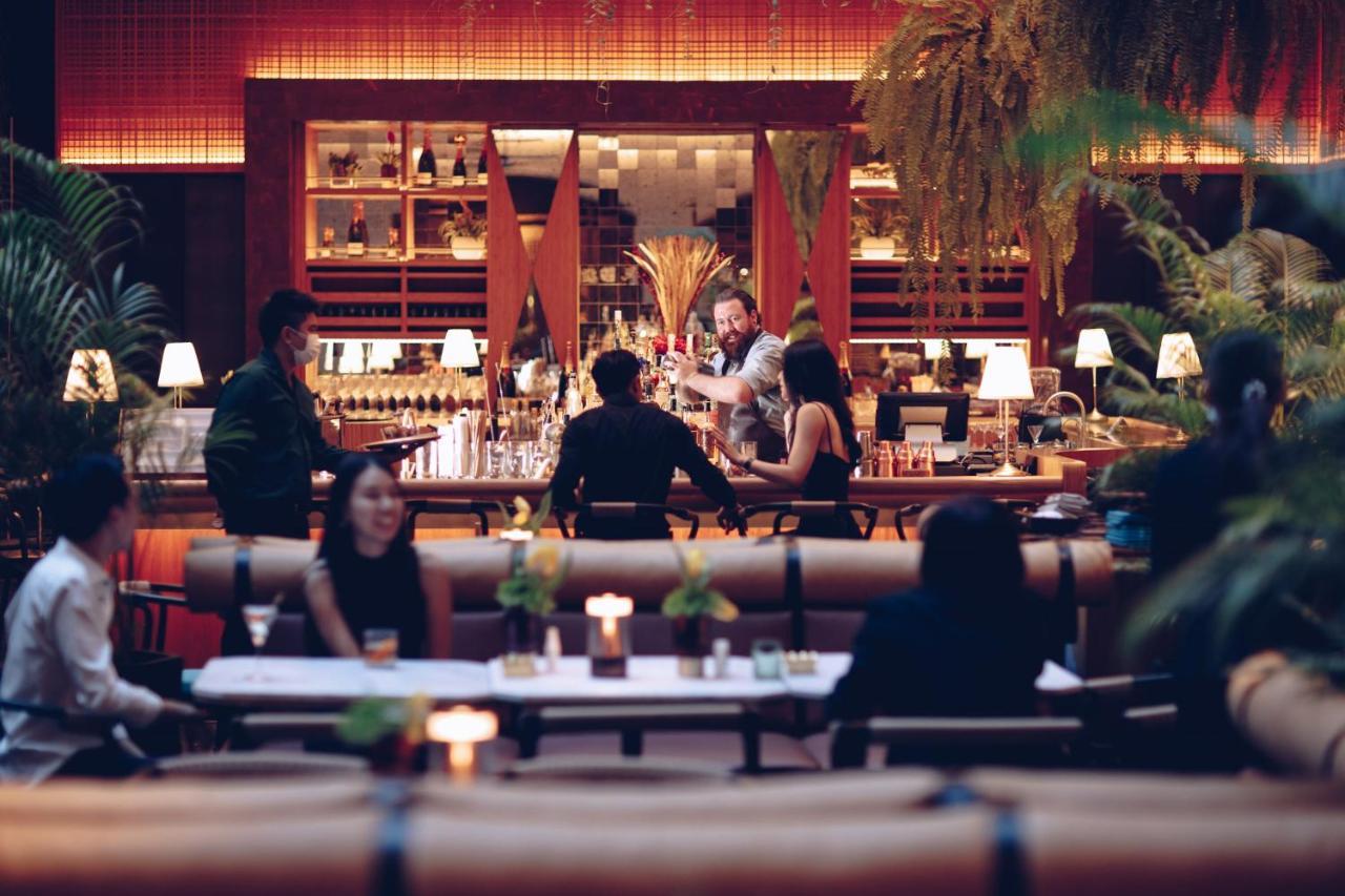 Anantara Siam Bangkok Hotel Exteriér fotografie The bar at the restaurant